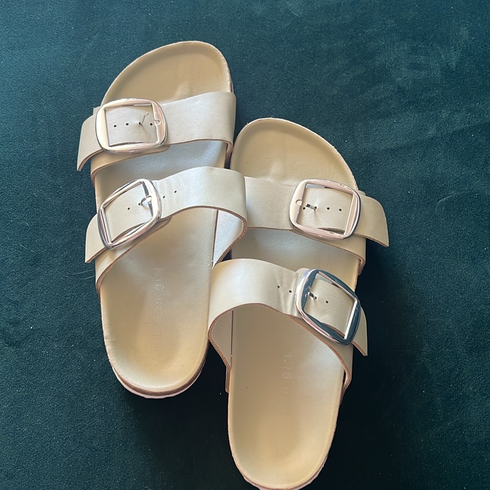 Steve Madden sandals. Pokey style size 6 1/2 used once. Beige mint color - Picture 2 of 4